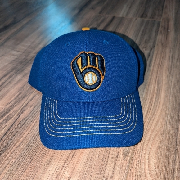 MLB Milwaukee Brewers Snapback hat. Adjustable Milwaukee Brewers hat.